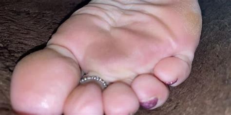 K Hd Open Hotel Window Wife Showing Her Ass On The Bed In Open Hotel Window Tnaflix