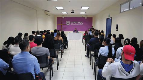 Imposición de Ceniza en el Campus UNIVA Colima Colima