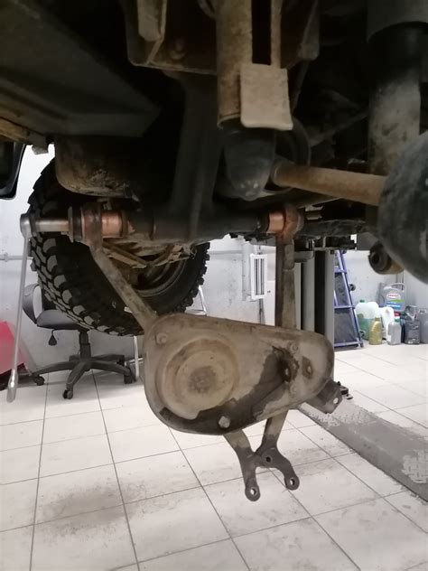 Нижние сайлентблоки (с.о) замена — Chevrolet Niva (1G), 1,7 л, 2004 ...