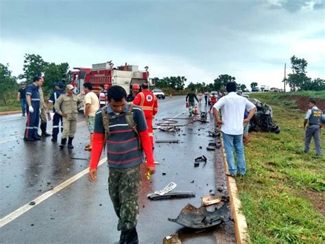 G1 Colisão Entre Carro E Caminhão Mata Três Pessoas Em Rodovia No Sul