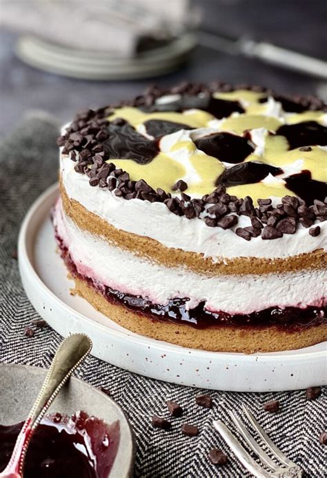 Veganer Kuhflecken Naked Cake Von Januar Bis Dezember