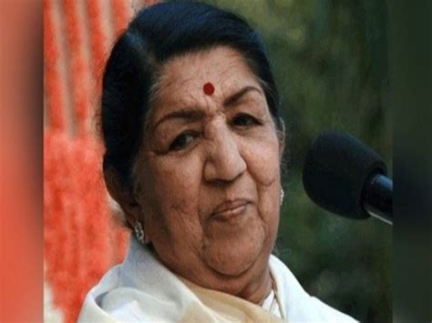 Lata Mangeshkar Health Update Doctor Told That She Will Be Under Observation In Icu For Few More