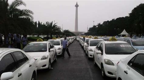 Bentrok Lagi Sopir Taksi Online Dan Konvensional Ricuh Di Bandara Hang