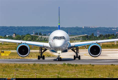 Airbus A350 1041 Large Preview AirTeamImages