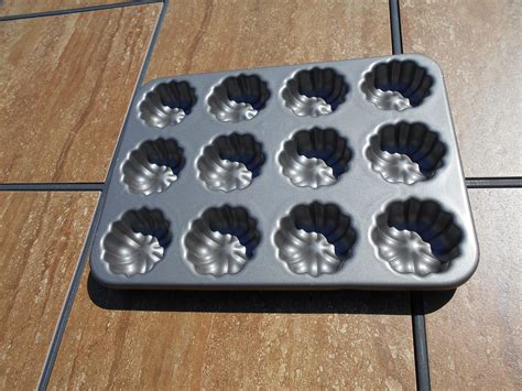 Vintage 12 Cup Fluted Mini Bundt Cake Tube Pan Muffin Pan In 2022