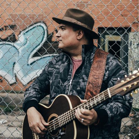 Juan Trevi O Premieres Official Music Video For Quiero Que Seas M A