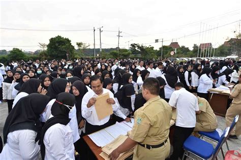 Pengawai Pppk Resmi Terima Sk Pengangkatan Wartabromo