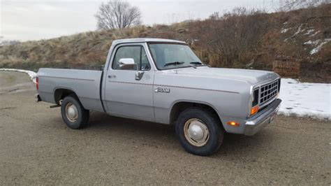 1982 Dodge Ram D150 Shortbed 2wd318 2bbl4spd Odrust Freemopar Plymouth Classic Dodge