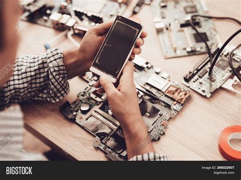 Master Gadgets. Repair Image & Photo (Free Trial) | Bigstock