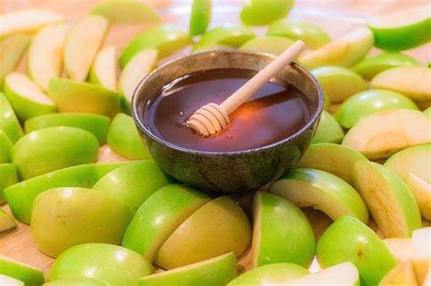 Symbolic Food To Eat On Rosh Hashanah The Together Plan