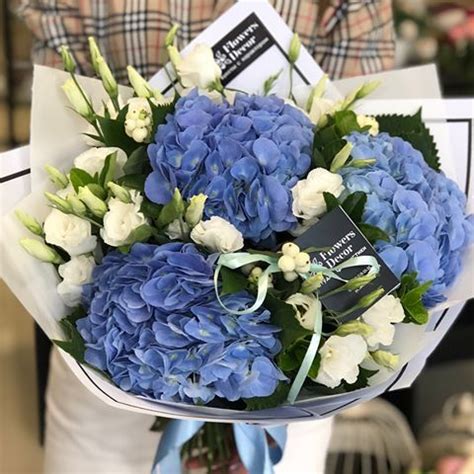 Давно в нашей ленте не было бело-голубых букетов 💙💙💙😃😃😃 А ведь такое ...