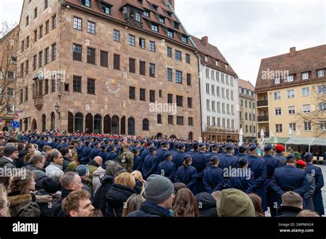 Ffentliches Gel Bnis Der Bundeswehr In N Rnberg Etwa Rekrutinnen