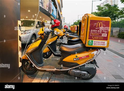 Busan Corea Del Sur Circa Mayo Mcdonald S Entrega En Busan