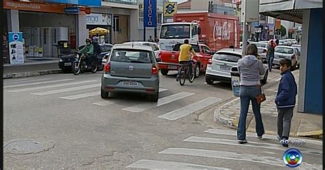 G Quadrilha Rende Funcion Rios E Rouba Loja Na Rea Central De