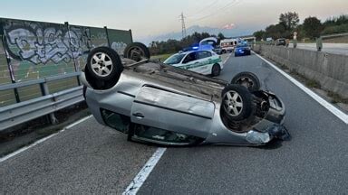 Incidente Sull Ex Statale A Settimo Torinese Auto Contro Guardail