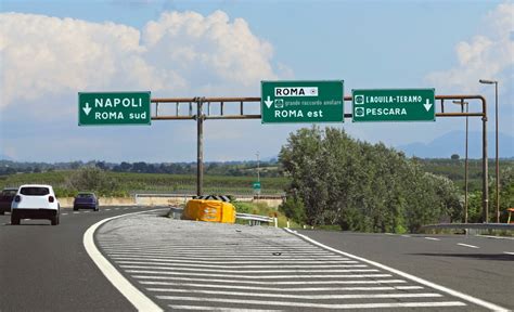 Autostrade Arrivano I Rincari Quanto Aumentano I Pedaggi Nel