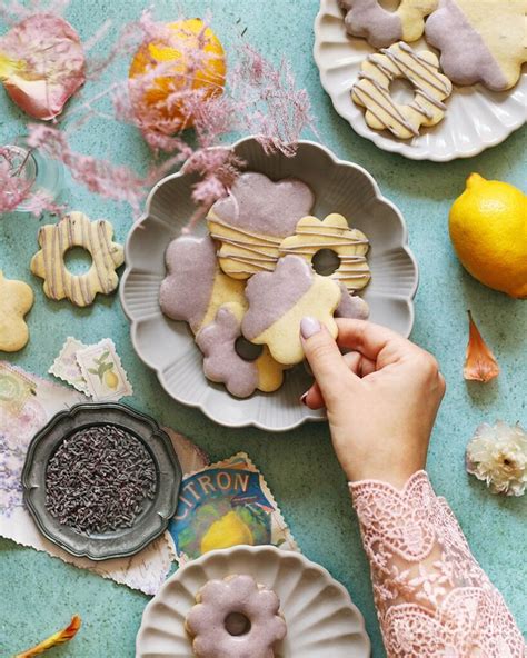 Biscuiti Cu Lavanda Lamaie Si Ciocolata Alba Madelicii Ro