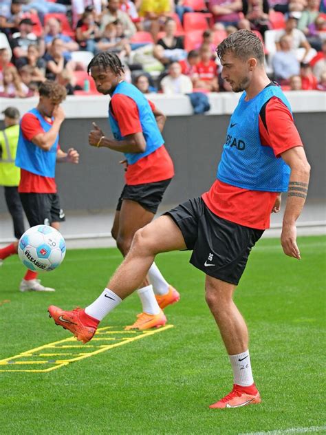 Fotos Neuzugänge Rückkehrer Schuster so lief der Trainingsauftakt