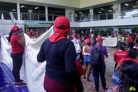 Mulheres do MST no RN ocupam INCRA em defesa da Reforma Agrária e dos