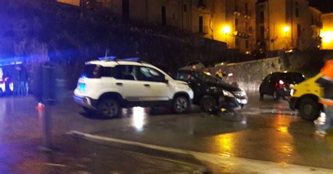 CENTROABRUZZONEWS INCIDENTE STRADALE ALLINCROCIO DI VIA JAPASSERI