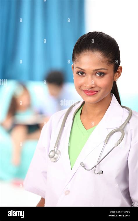 Doctor Female Hi Res Stock Photography And Images Alamy