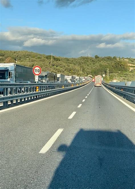 A10 Chiuso Tratto Tra Imperia Ovest E Arma Di Taggia In Direzione