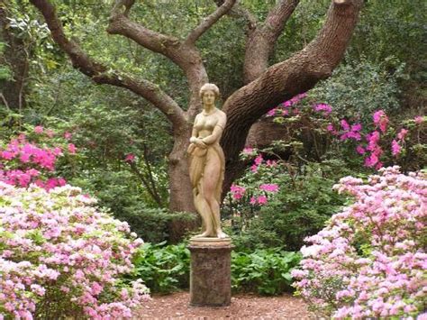 Elizabethan Gardens, Manteo, NC - Virginia Dare statue | Outer banks north carolina, Roanoke ...