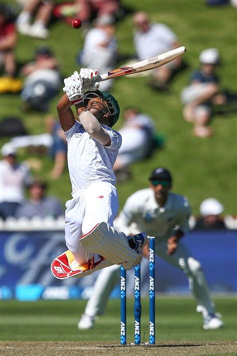 Temba Bavuma goes airborne but doesn't make contact | ESPNcricinfo.com