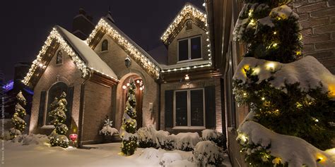 Outdoor Holiday Decorations Images | Shelly Lighting