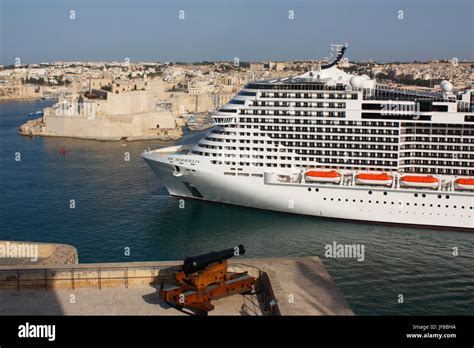 Msc meraviglia hi-res stock photography and images - Alamy