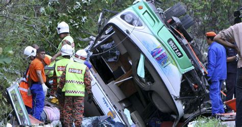 Wypadek autokaru w Malezji 26 osób zginęło Wiadomości