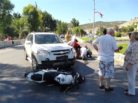 Otomobil ile Motosiklet Çarpıştı 2 Yaralı Son Dakika