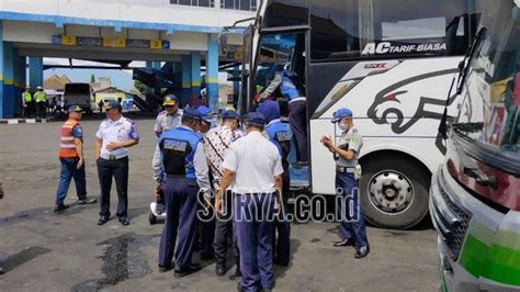 Ramp Check Bus Di Terminal Arjosari Kota Malang Jelang Libur Panjang