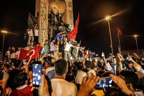 Turkey Coup How A Detained Photographer Captured Fear And Chaos In