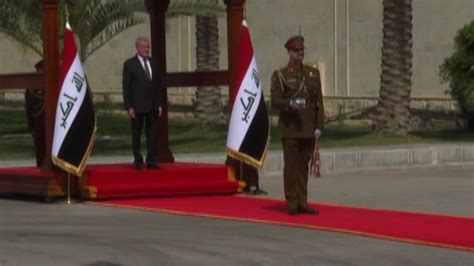 Iraq La Cerimonia Di Insediamento Del Nuovo Presidente Video