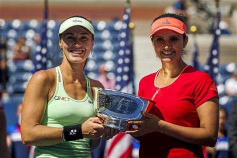 Sania Mirza Pareja De Martina Hingis En Dobles Marca