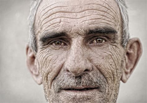 Retrato Idoso Velho Maduro Do Homem Foto De Stock Imagem De Preto