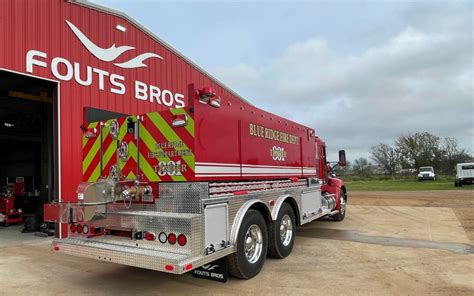 6 Fouts Bros Blue Ridge Fire Dept 3000 Gallon Tanker Back Right