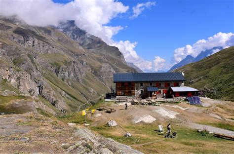 Cinque Rifugi Da Non Perdere In Valle Daosta Montagna Tv