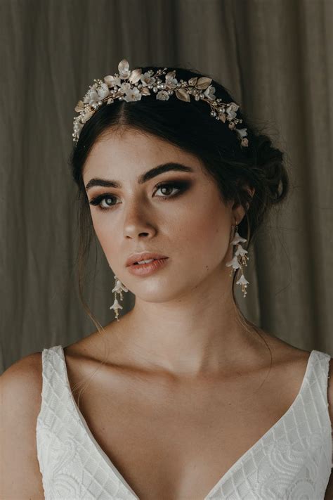 A Wedding Crown For Every Queen Tips For Choosing Your Bridal Crown