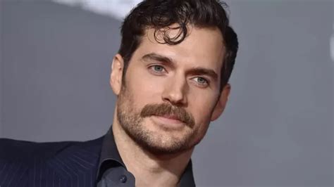 Esta es la inédita foto de Henry Cavill que está corriendo por las