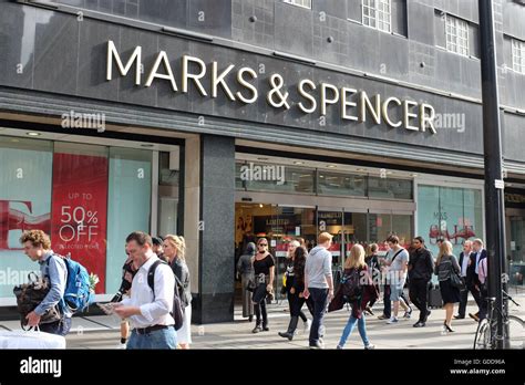 Marks & spencer oxford street hi-res stock photography and images - Alamy