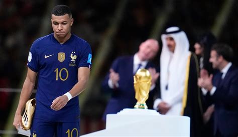 Top Skor Piala Dunia Kylian Mbappe Bawa Pulang Sepatu Emas Foto