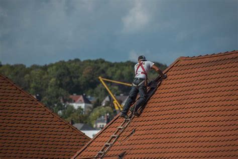 6 Signs Your Home Need An Emergency Roof Repair Immediately