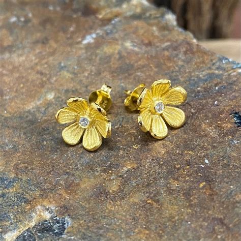 Gold Cz Flower Stud Earrings Underart Gallery