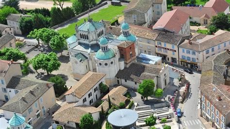 Ce sacré Curé dArs Office de Tourisme Ars Trévoux Hébergements