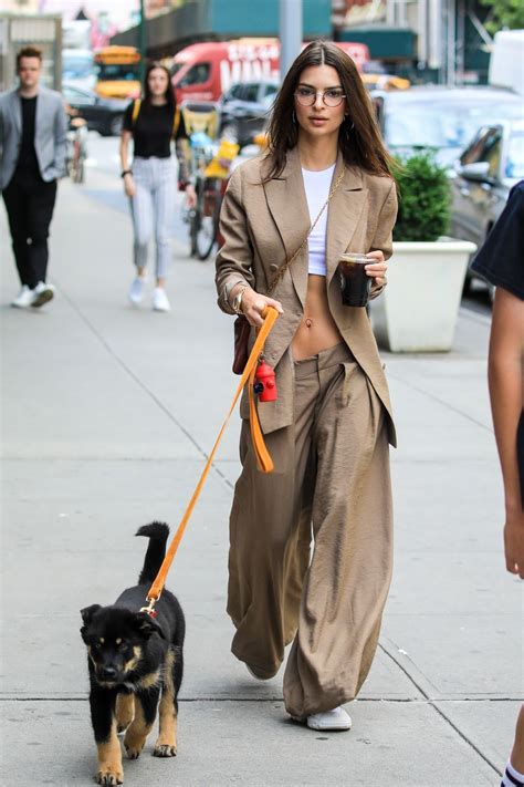 Emily Ratajkowski Style And Outfits Emily Ratajkowski Sexiest Looks