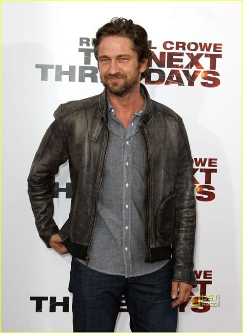 Gerard Butler Next Three Days Premiere With Russell Crowe Photo