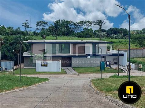 Condominio La Hacienda Del Urubo Hermosa Casa En Venta A Estrenar