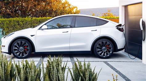 Neuzulassungen Tesla Schlägt Vw Hyundai Audi Und Fiat Bei Den Reinen